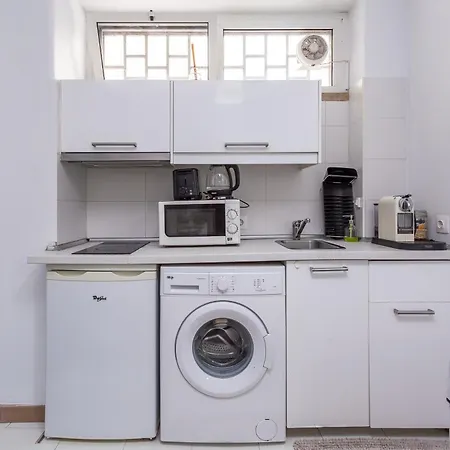 Lisbon Apartment 3-2