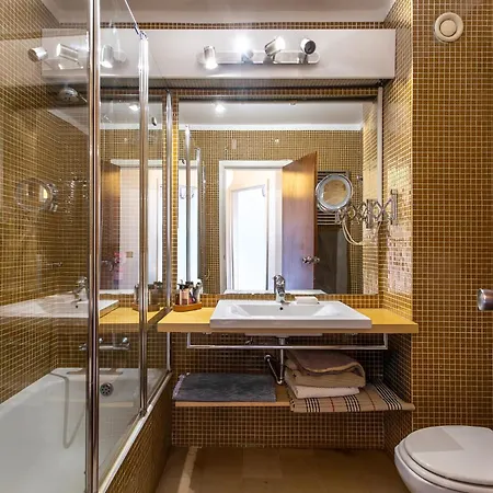 Lisbon Apartment 3-3